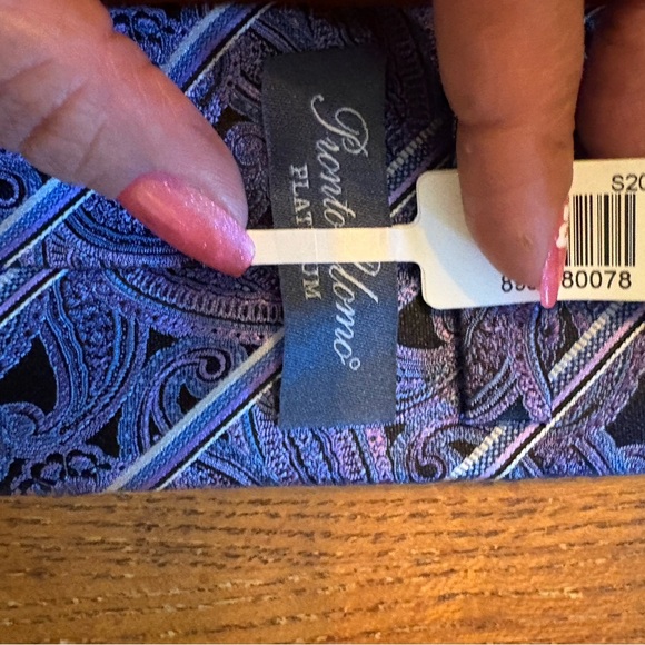 Pronto Uomo Platinum Silk Tie NWT - Picture 6 of 8